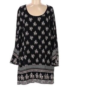 Long bell sleeve black and pink boho keyhole back dress with pockets size medium